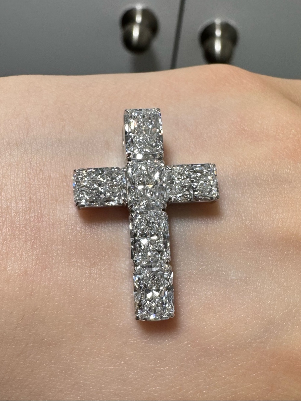 Solid platinum 9.10 carat lab grown diamond cross pendant NEW